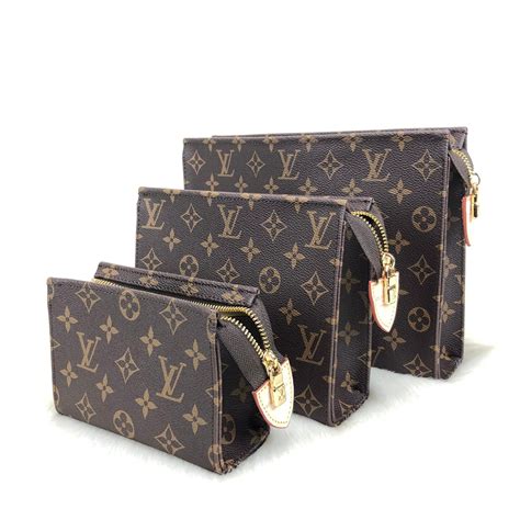 toiletry bag 26 louis vuitton|louis vuitton toiletry pouch 15.